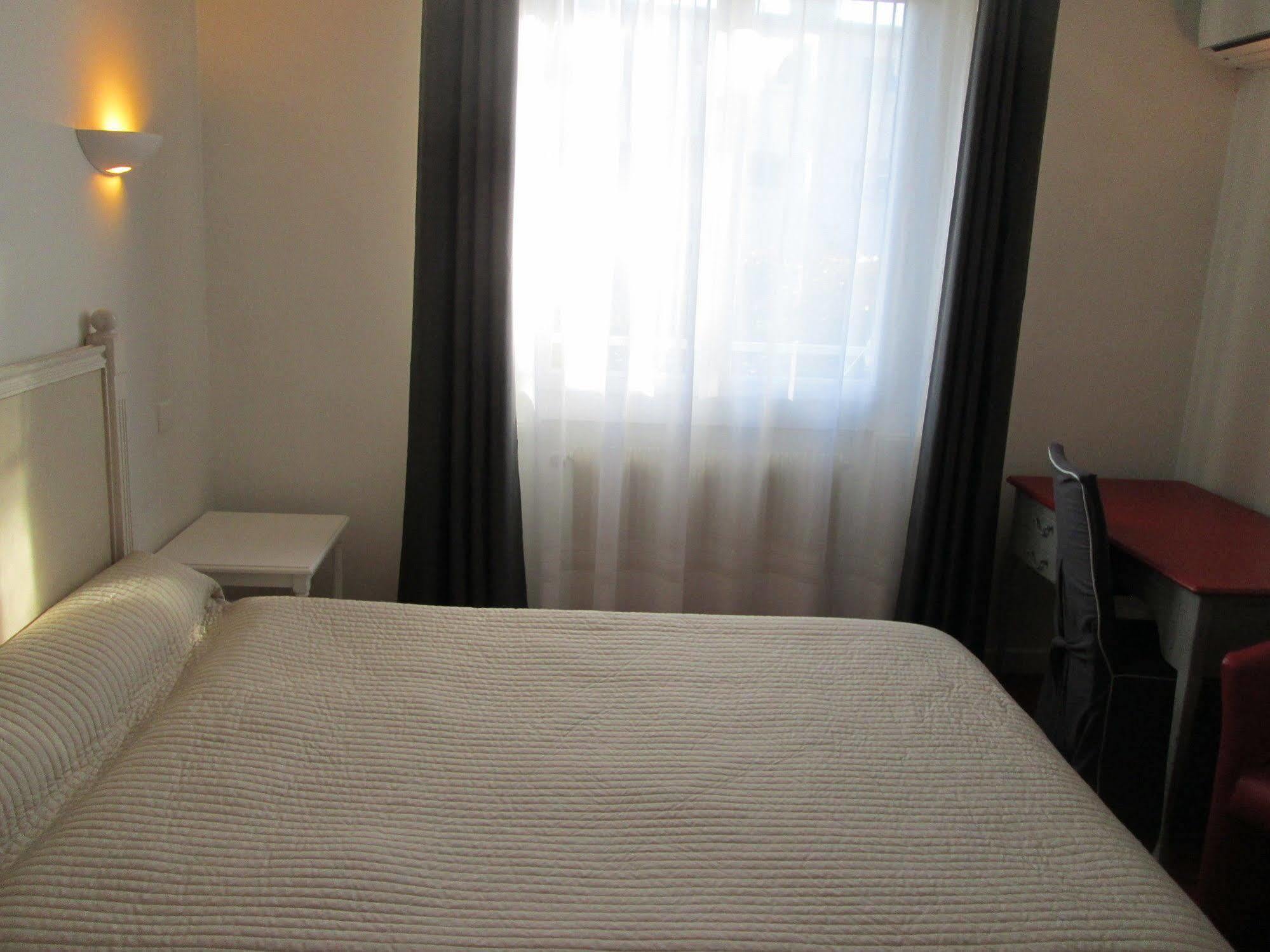 Hotel Victor Hugo Dijon Luaran gambar