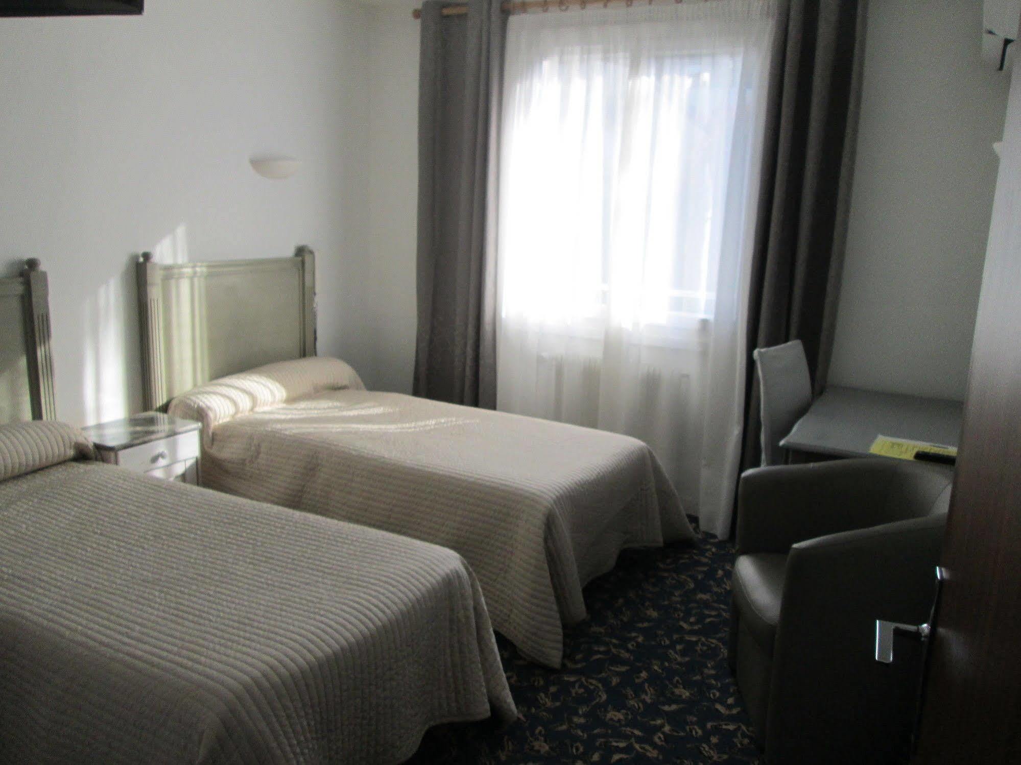 Hotel Victor Hugo Dijon Luaran gambar